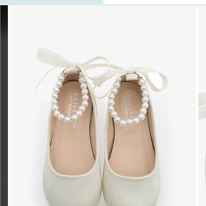 Kailee P, Harper Cream Dress Shoes with Classic Rounded Toe